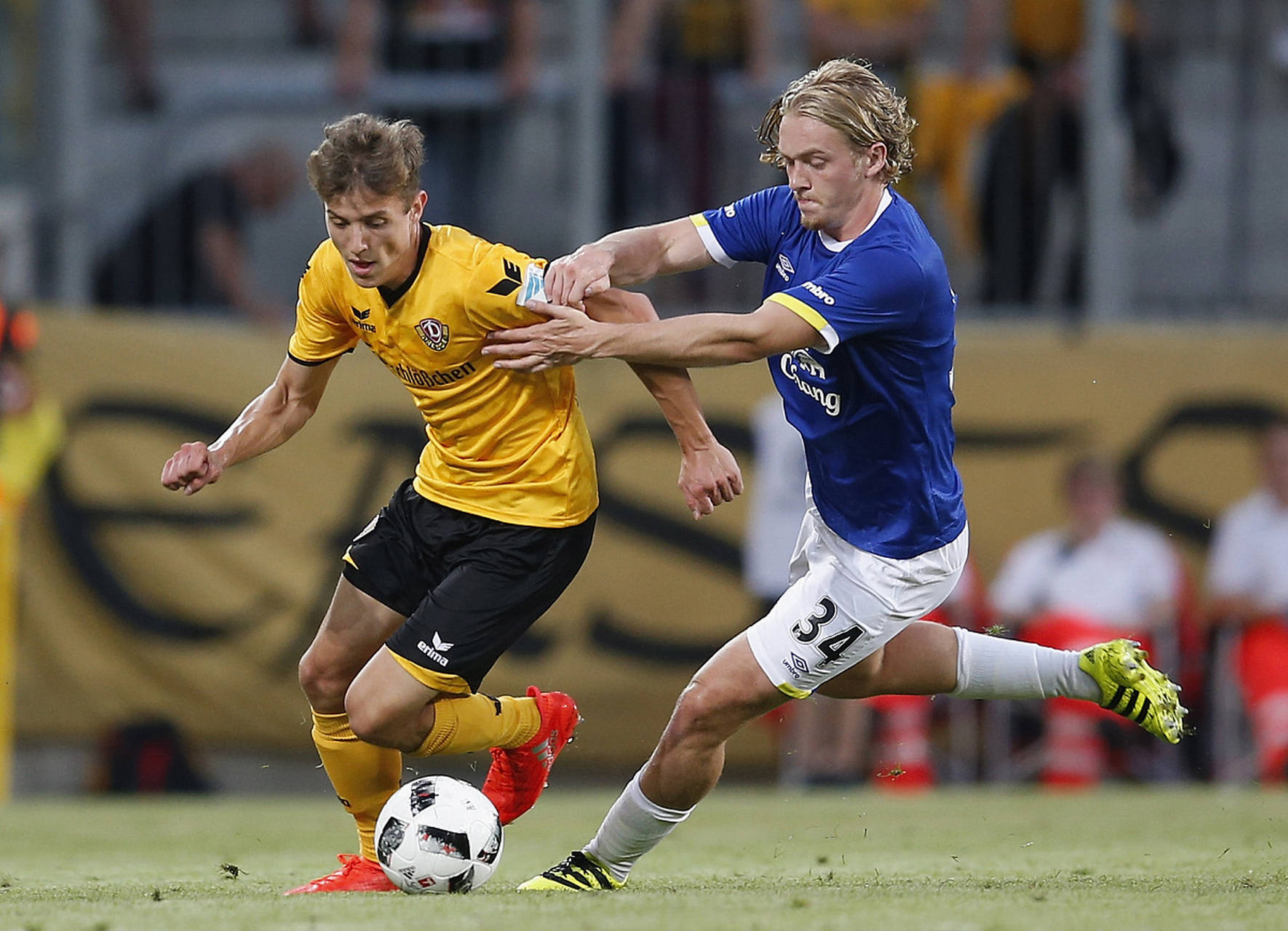 俄克拉荷马雷霆迎葡超关键赛；国际比赛日止住颓势；信心回归；身体对抗强度拉满的简单介绍