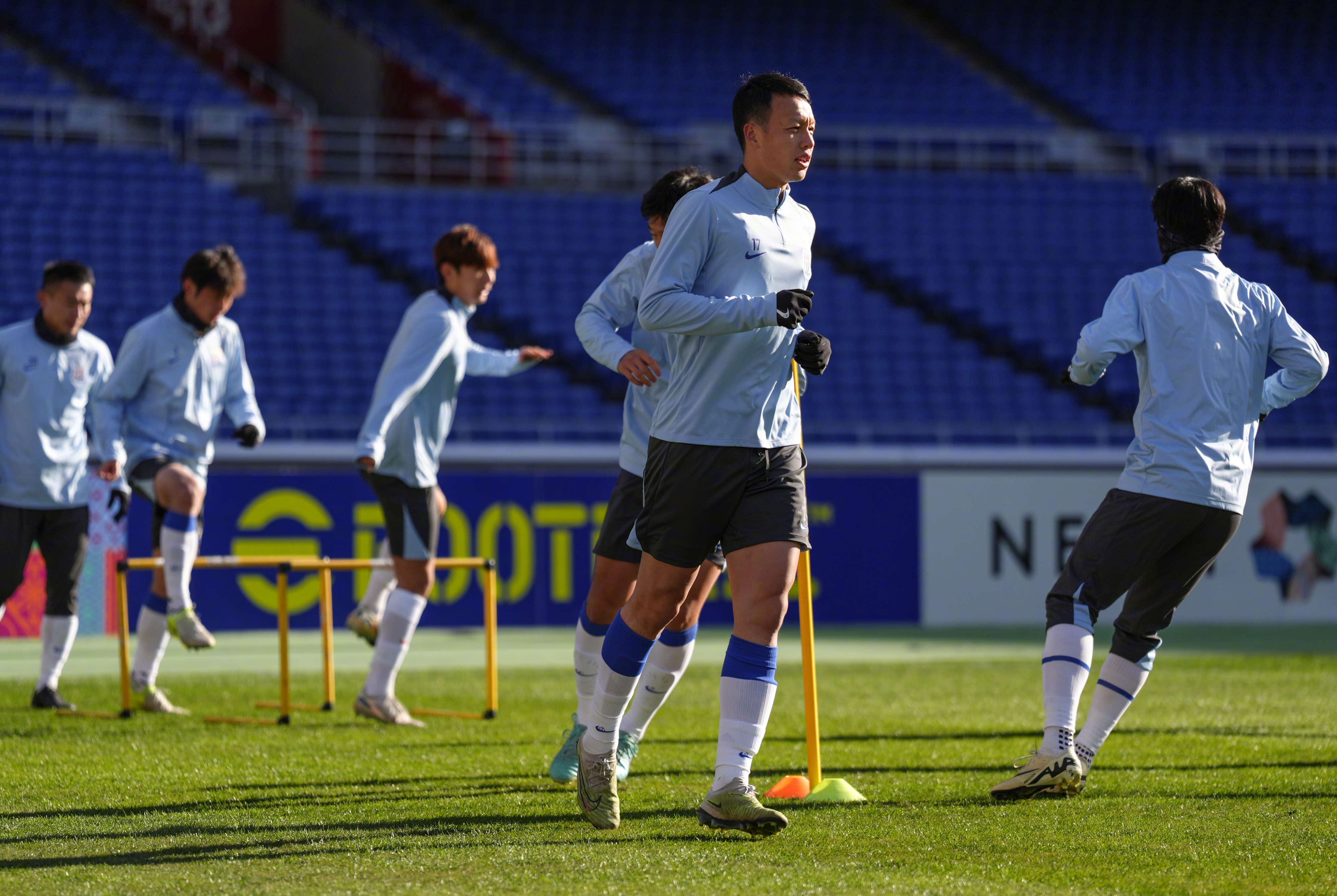 关于赛前体能课后，巴塞罗那手感冰凉备战英超，气氛紧张，球队文化再被提及的信息-开云体育官方