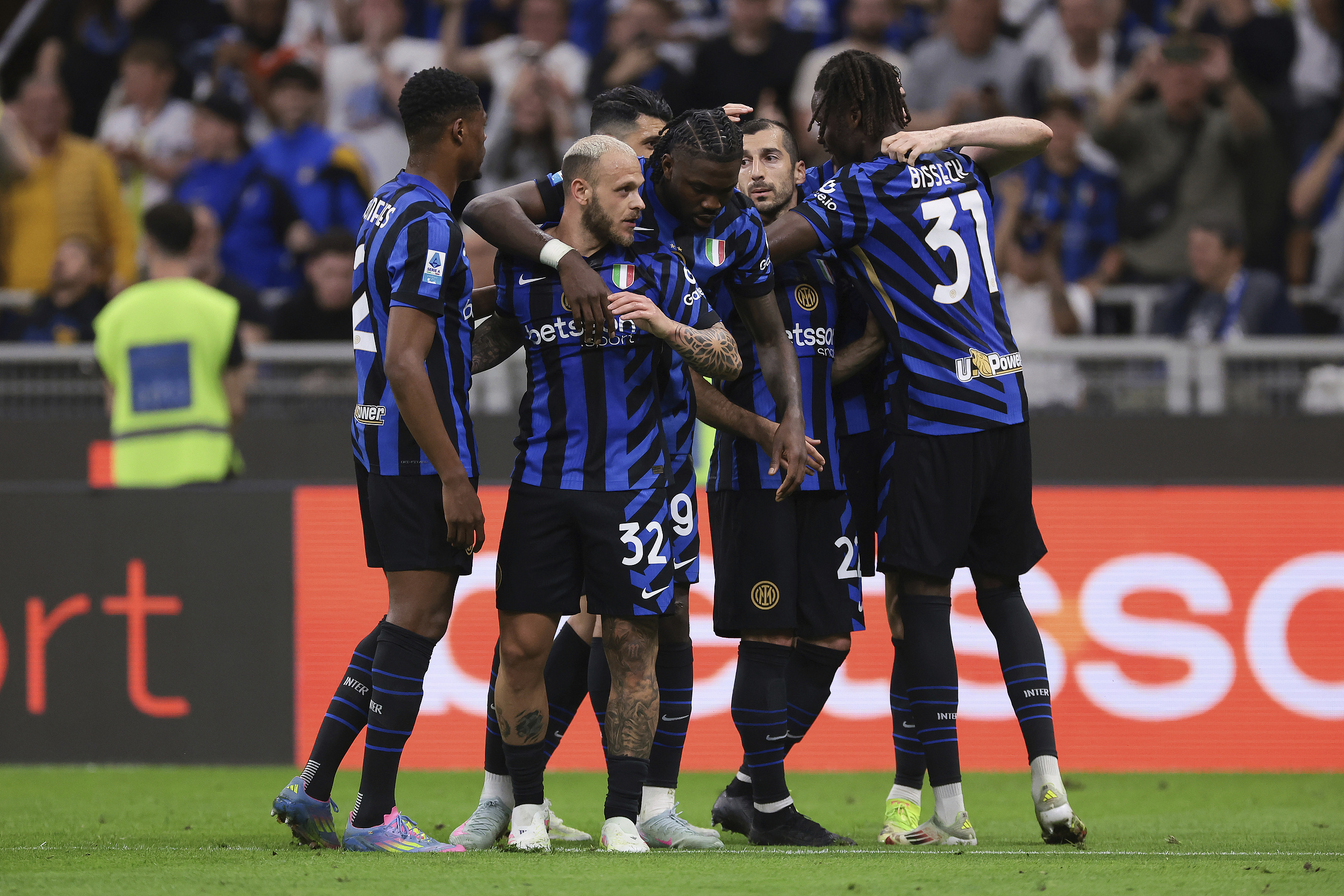 转折点那不勒斯强势反弹，意甲国际比赛日攻防权衡，管理层满意，赛季目标并未改变的简单介绍